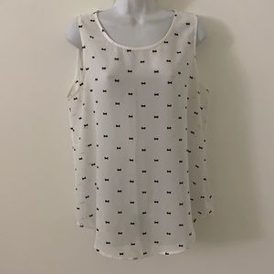 Tank top blouse with bow print